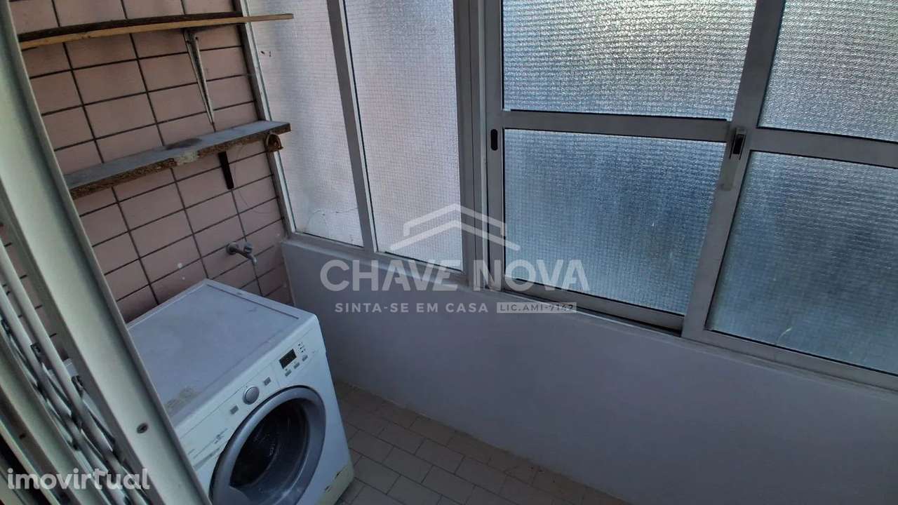 T2 c/ Varanda e Lugar de Garagem em Rio Tinto - Grande imagem: 5/14