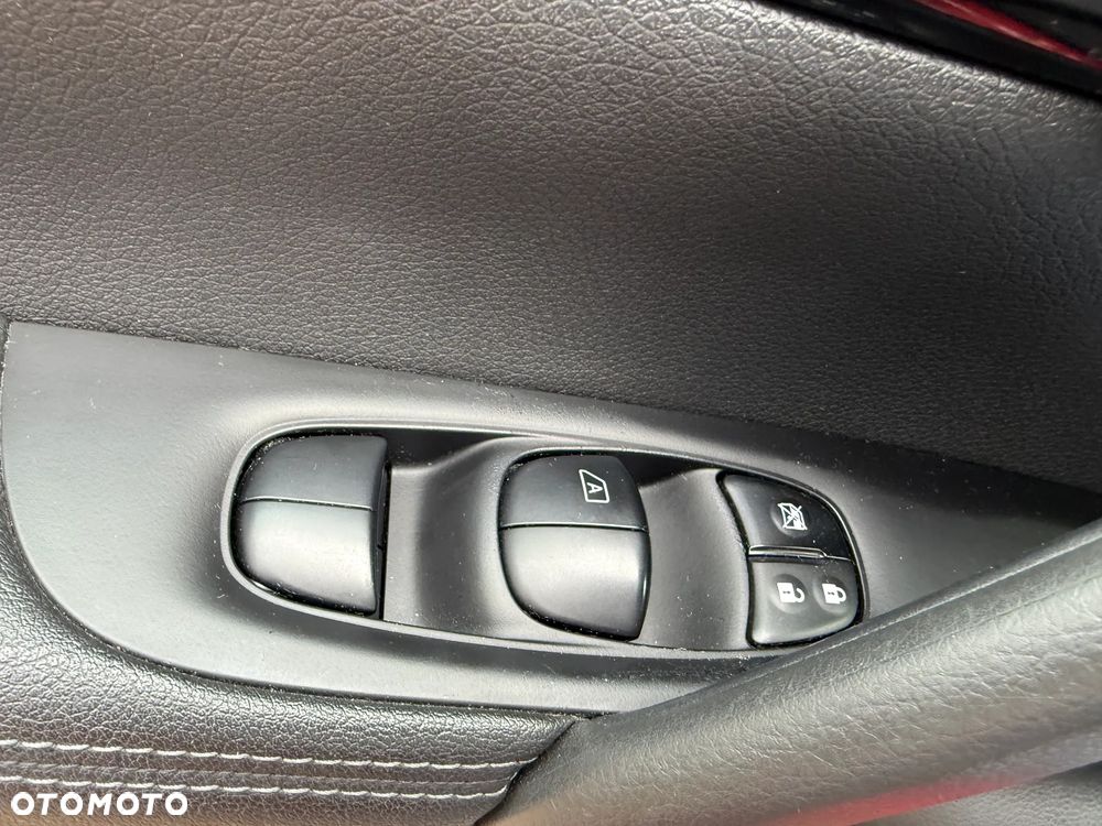 Nissan Qashqai 1.2 DIG-T Tekna Xtronic - 25