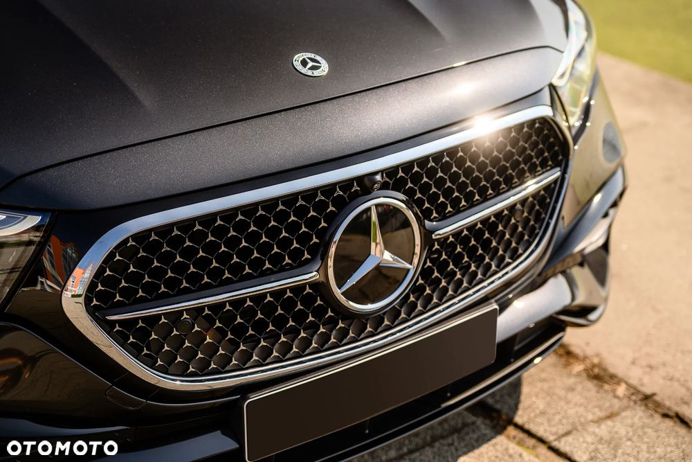 Mercedes-Benz Klasa E 200 mHEV 4-Matic AMG 9G-Tronic - 11