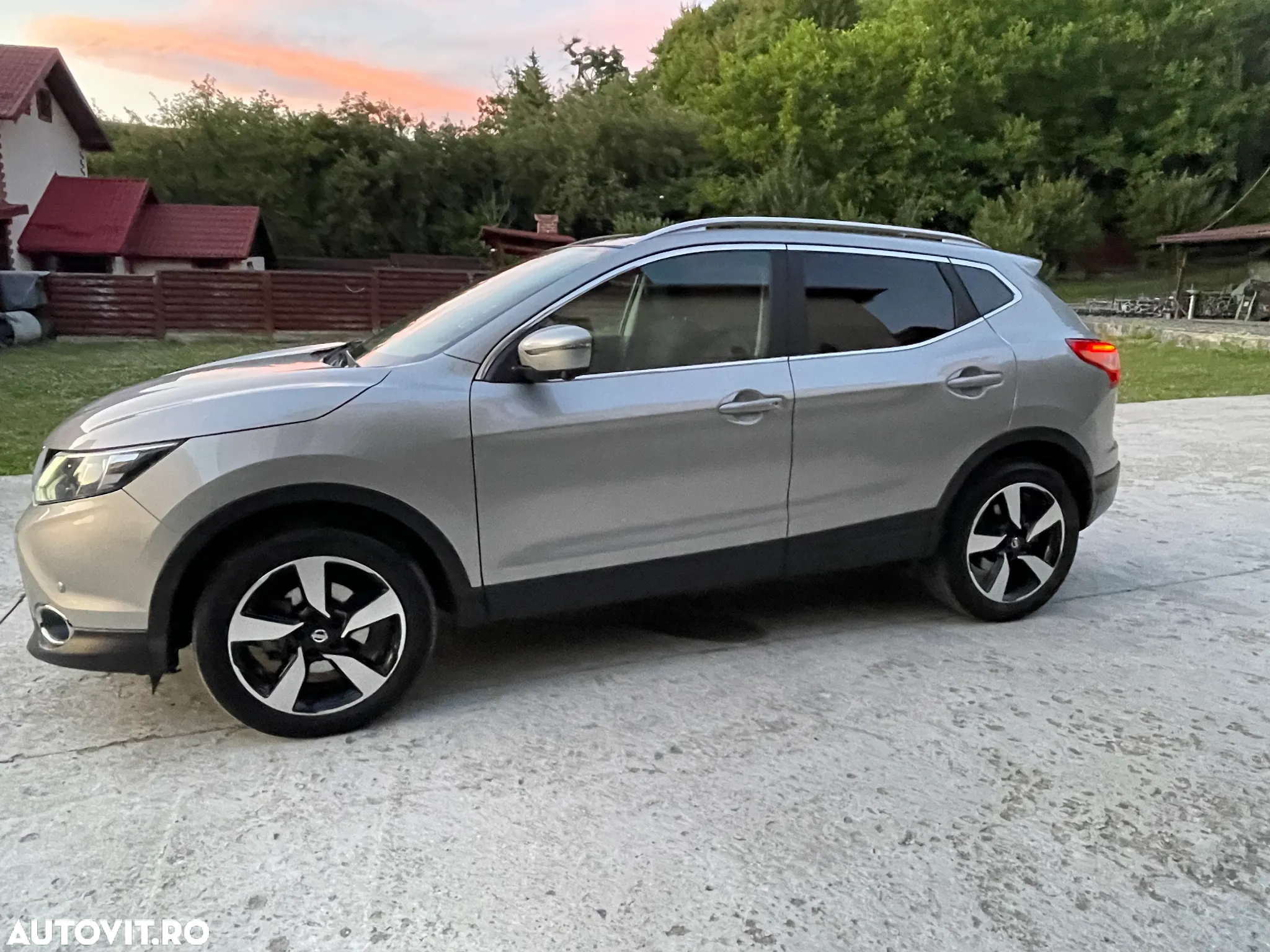 Nissan Qashqai 1.6 DCI Start/Stop X-TRONIC Tekna - 6