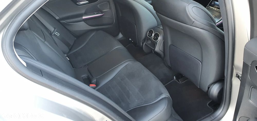 Mercedes-Benz Klasa C ver-200-mhev-4--matic-amg - 30