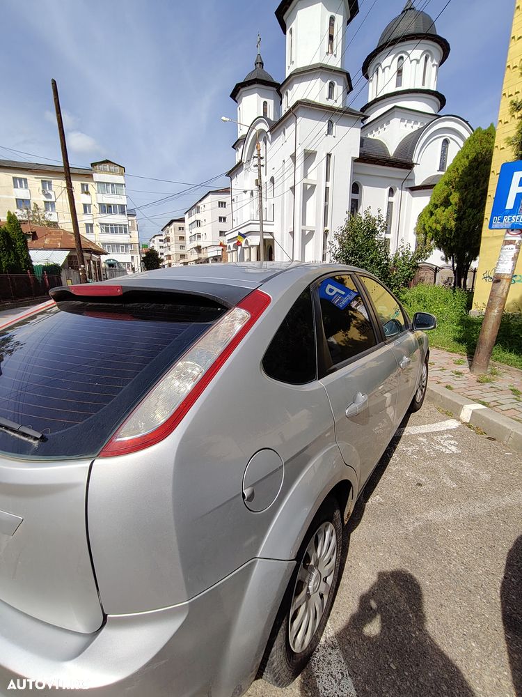 Ford Focus 1.6i Ambiente - 2