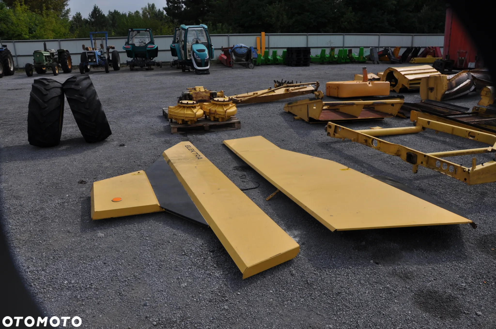 FELGA OPONA WARIATOR NEW HOLLAND TF78 TX66 - 17