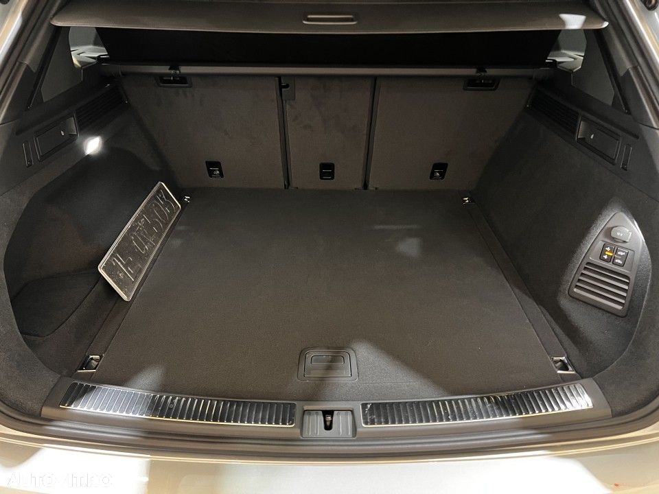 Volkswagen Touareg - 39