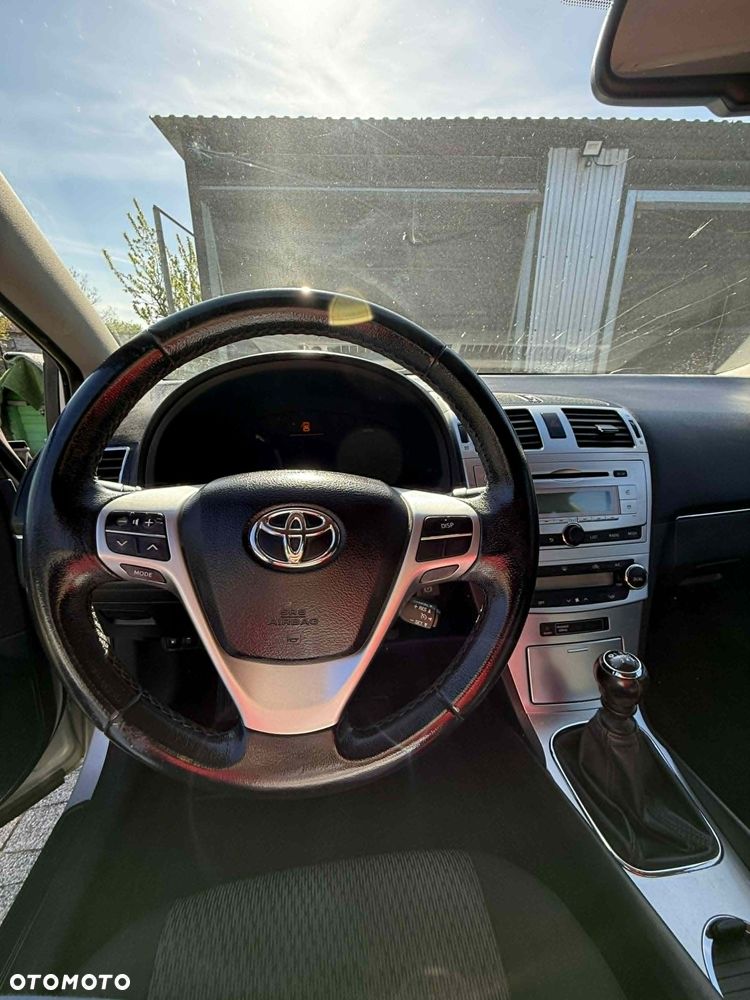 Toyota Avensis 2.0 D-4D Style - 10