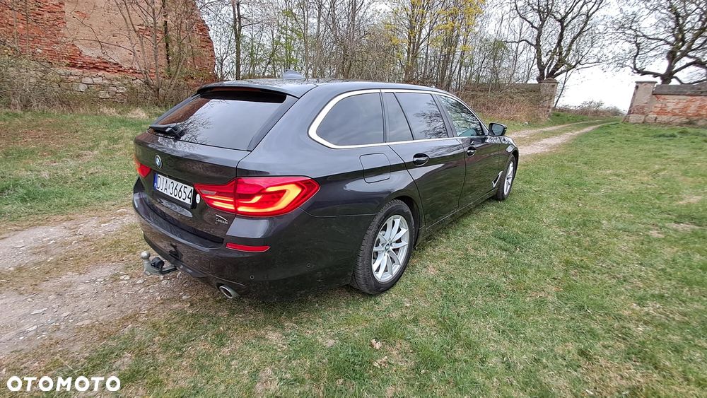 BMW Seria 5 520d M Sport Edition - 6