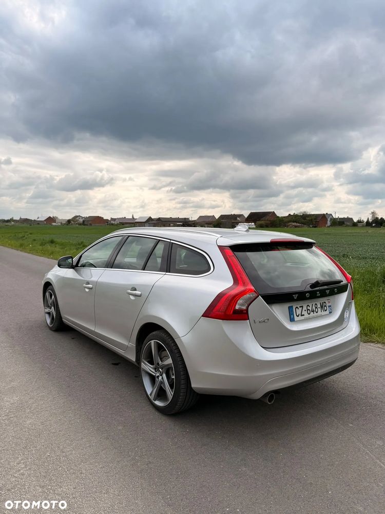 Volvo V60 D3 Kinetic - 4