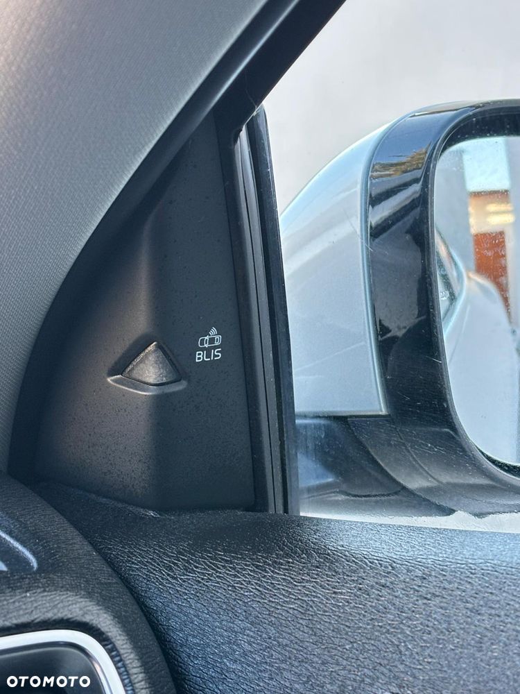 Volvo V40 D4 Drive-E Ocean Race - 25