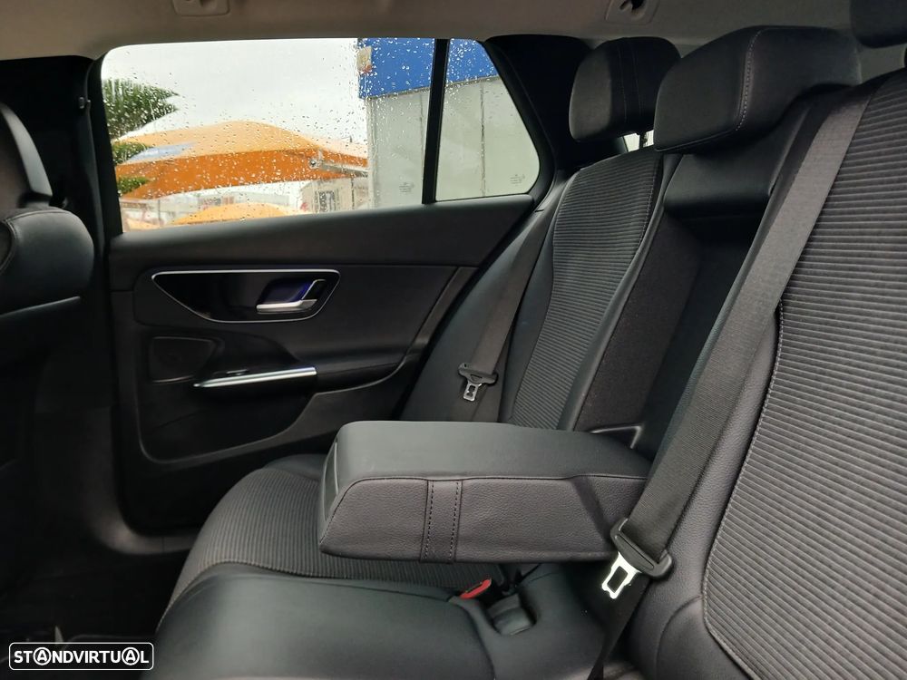 Mercedes-Benz C 300 e Avantgarde - 48