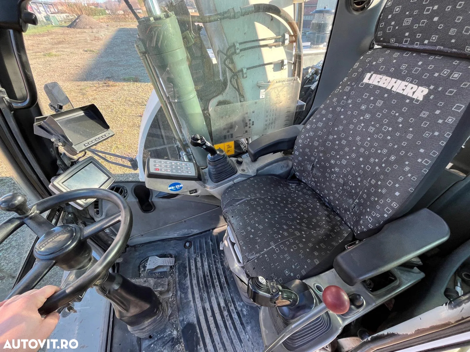 Liebherr A 914 Excavator pe roți - 4