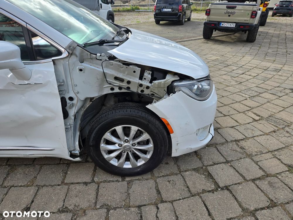 Chrysler Pacifica - 6