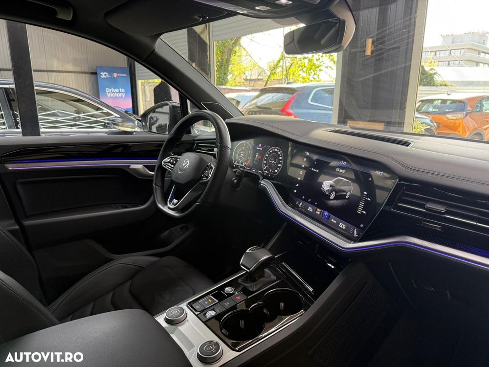 Volkswagen Touareg - 33