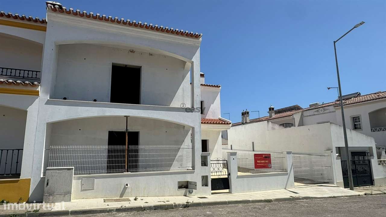 Moradia T5 de Luxo em Fase de Acabamentos em Castro Verde - Grande imagem: 2/31