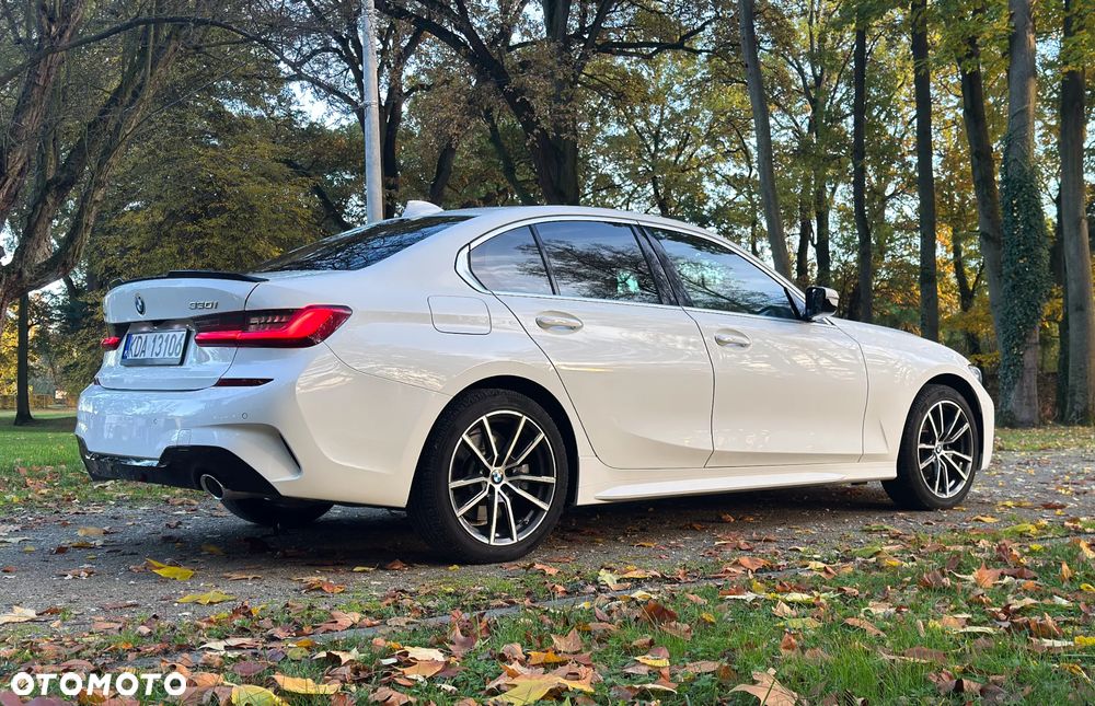 BMW Seria 3 330i xDrive M Sport - 25
