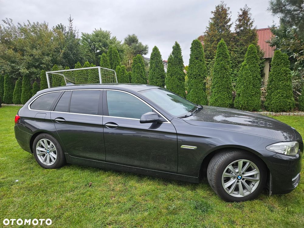 BMW Seria 5 520d xDrive Touring - 4
