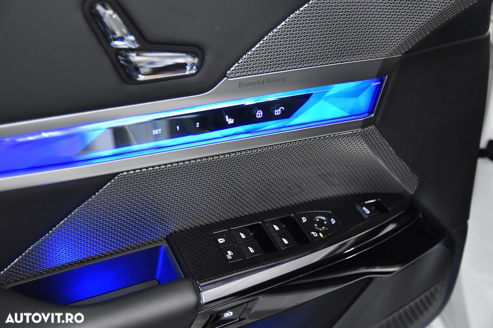 BMW Seria 7 740d xDrive MHEV - 15