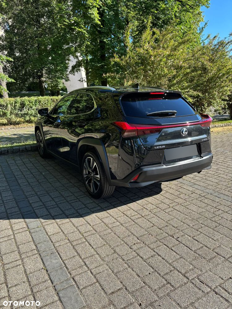 Lexus UX - 3
