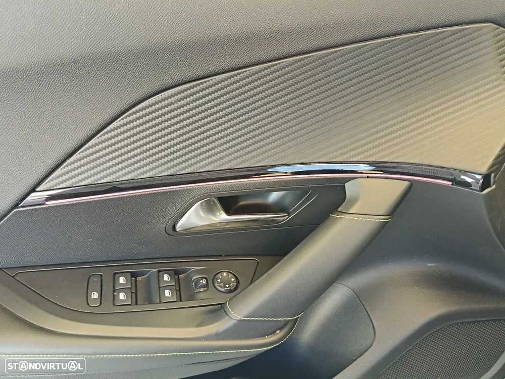 Peugeot e-2008 50 kWh GT - 12