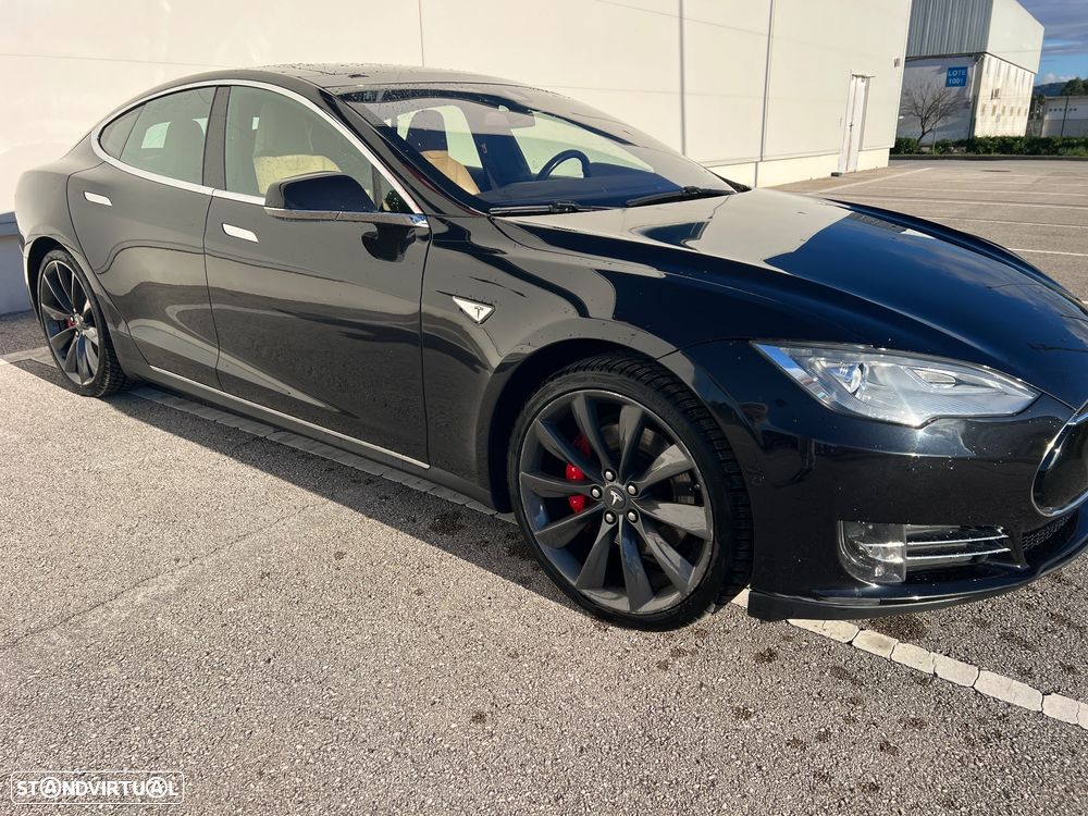 Tesla Model S P90D - 6