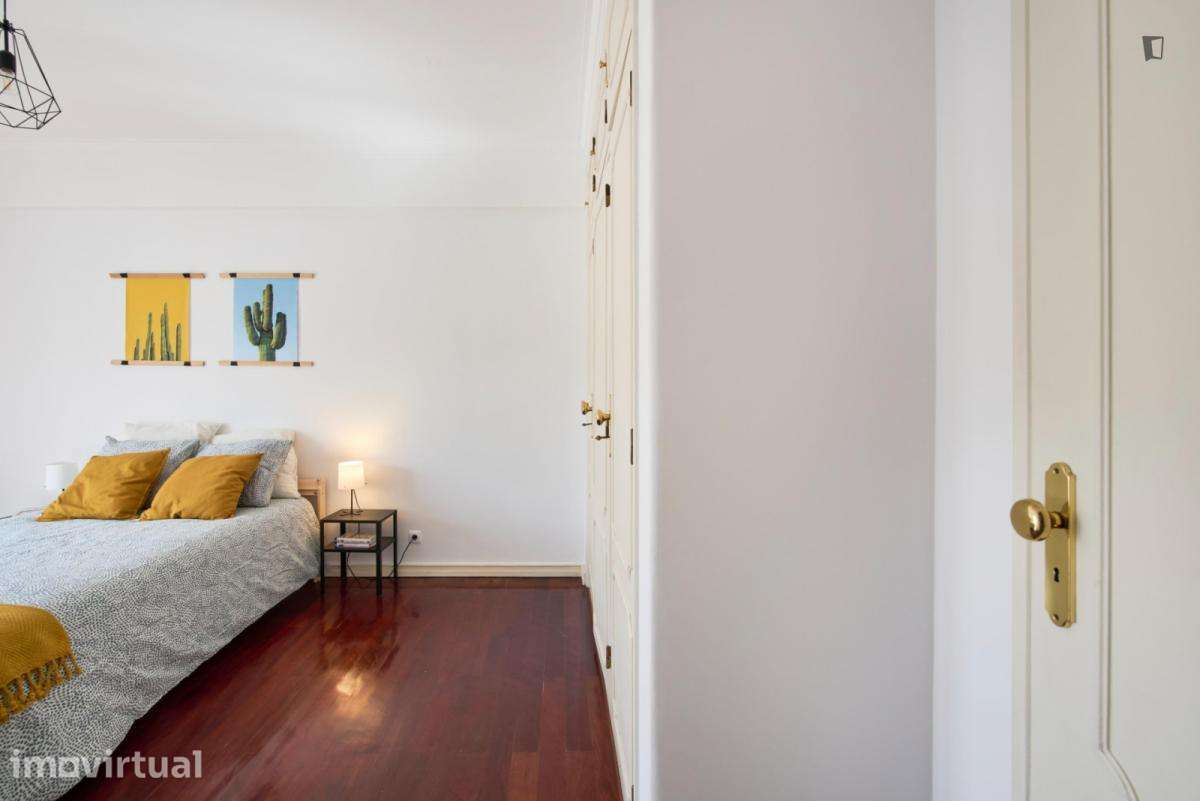 Quarto - localizado em Benfica Lisbon - Grande imagem: 2/12