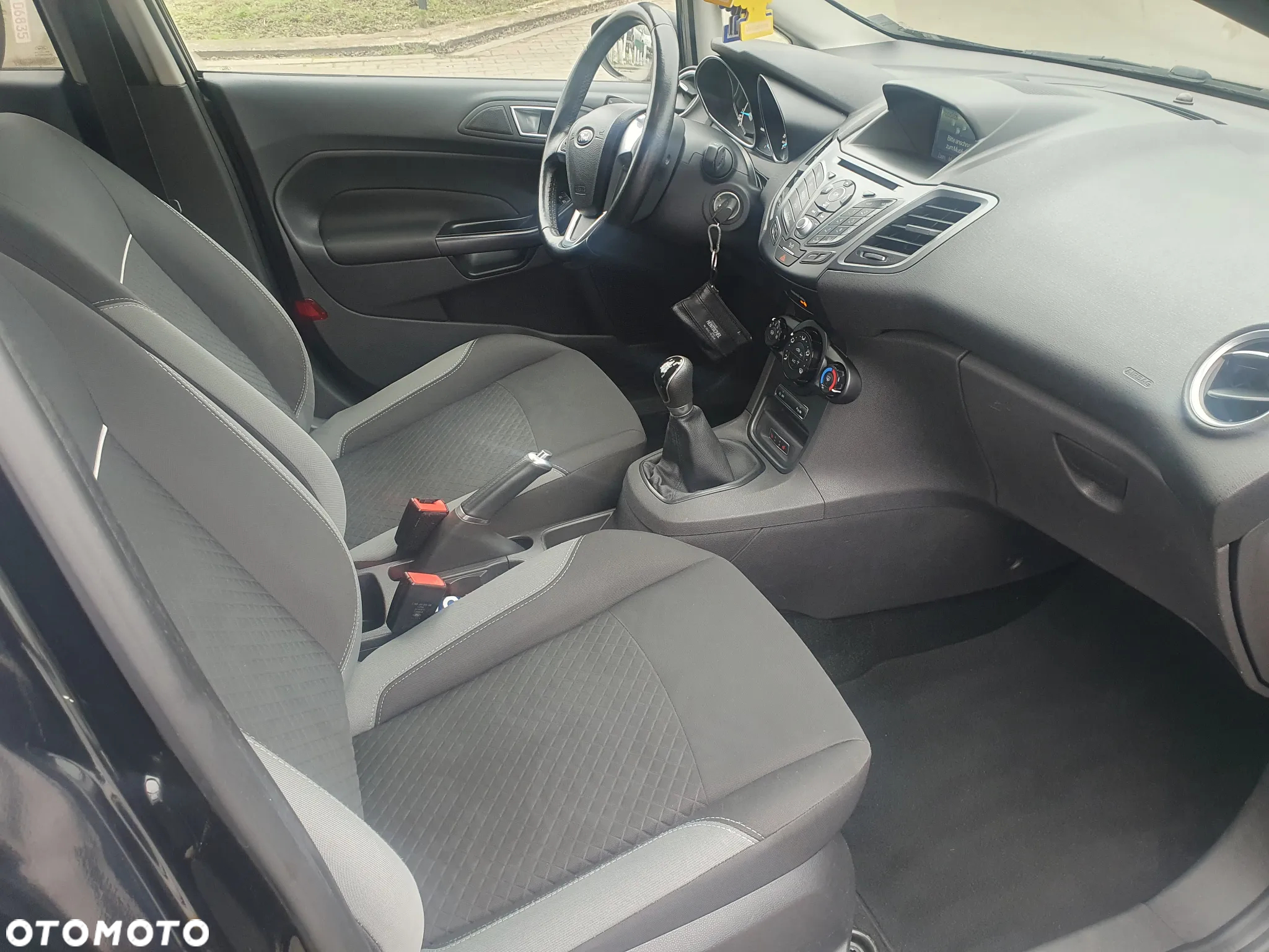 Ford Fiesta 1.0 Champions Edition - 8