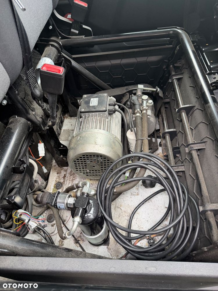 Volkswagen Crafter - 13