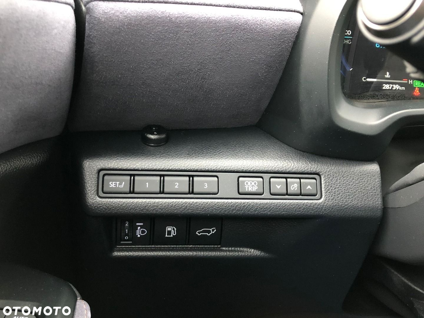 Lexus LBX 1.5 Hybrid Cool - 34