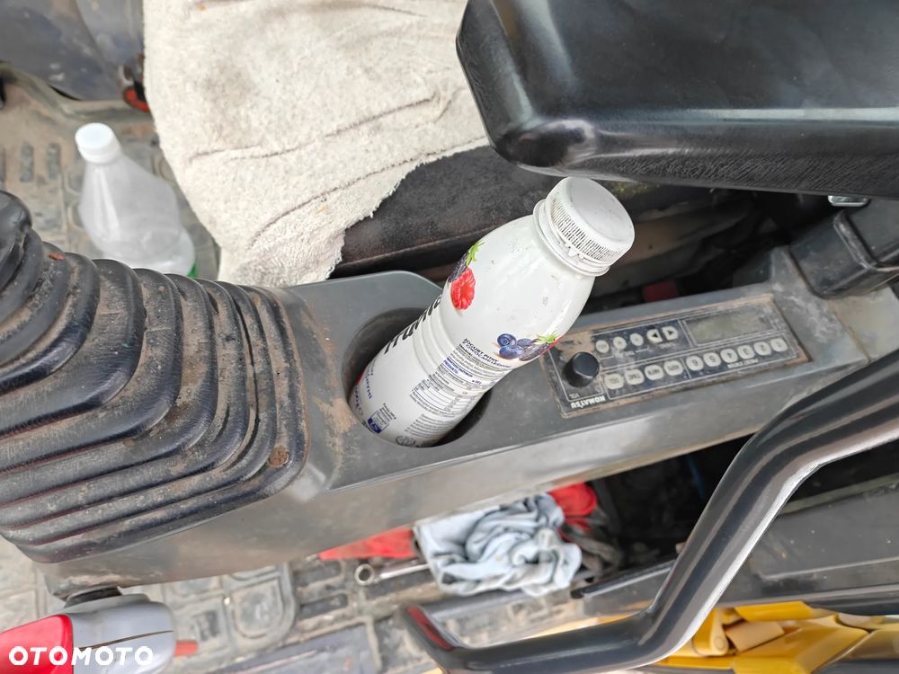 Komatsu PC210LC-8 - 13