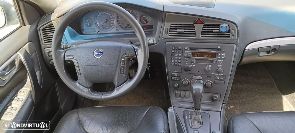 Volvo XC 70 D5 Nivel 2 Auto. - 5