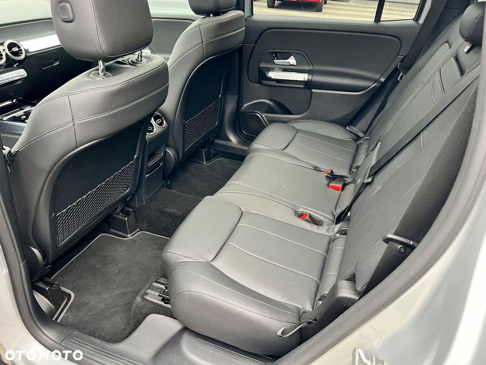 Mercedes-Benz GLB 250 4-Matic 8G-DCT - 10