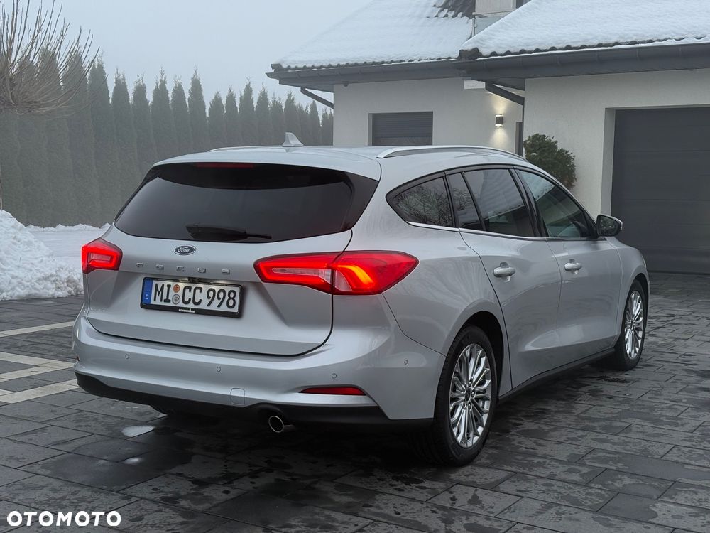 Ford Focus 2.0 EcoBlue Start-Stopp-System TITANIUM - 10