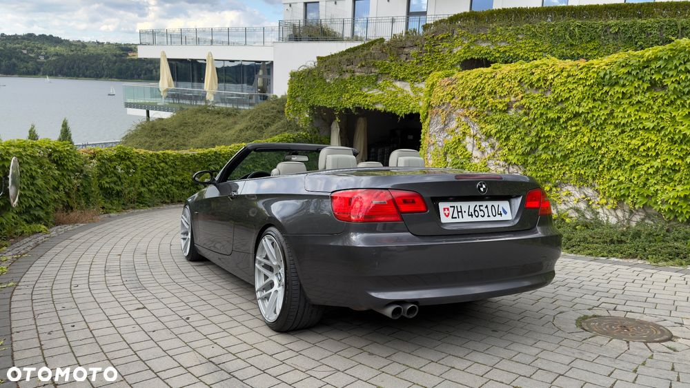 BMW Seria 3 330i - 4