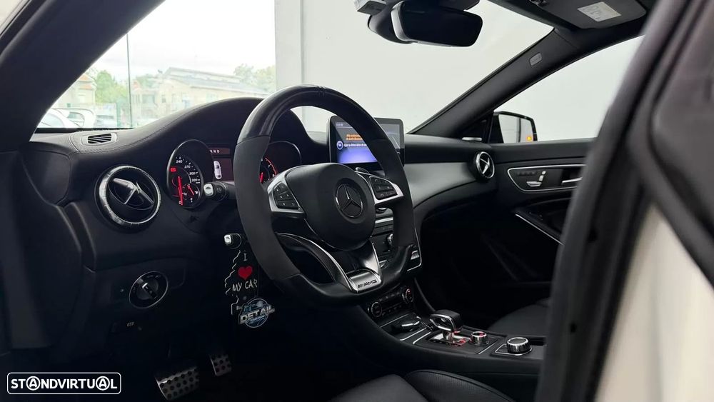 Mercedes-Benz CLA 45 AMG 4Matic 7G-DCT - 25
