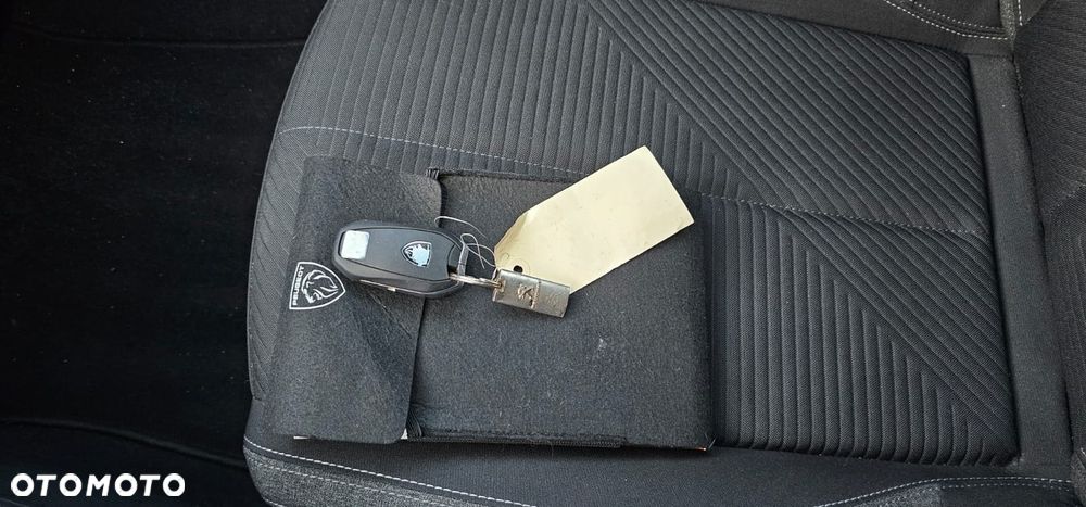 Peugeot 308 BlueHDi 130 EAT8 Allure - 15