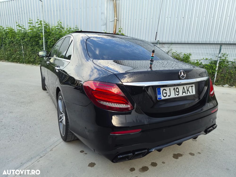 Mercedes-Benz E - 5