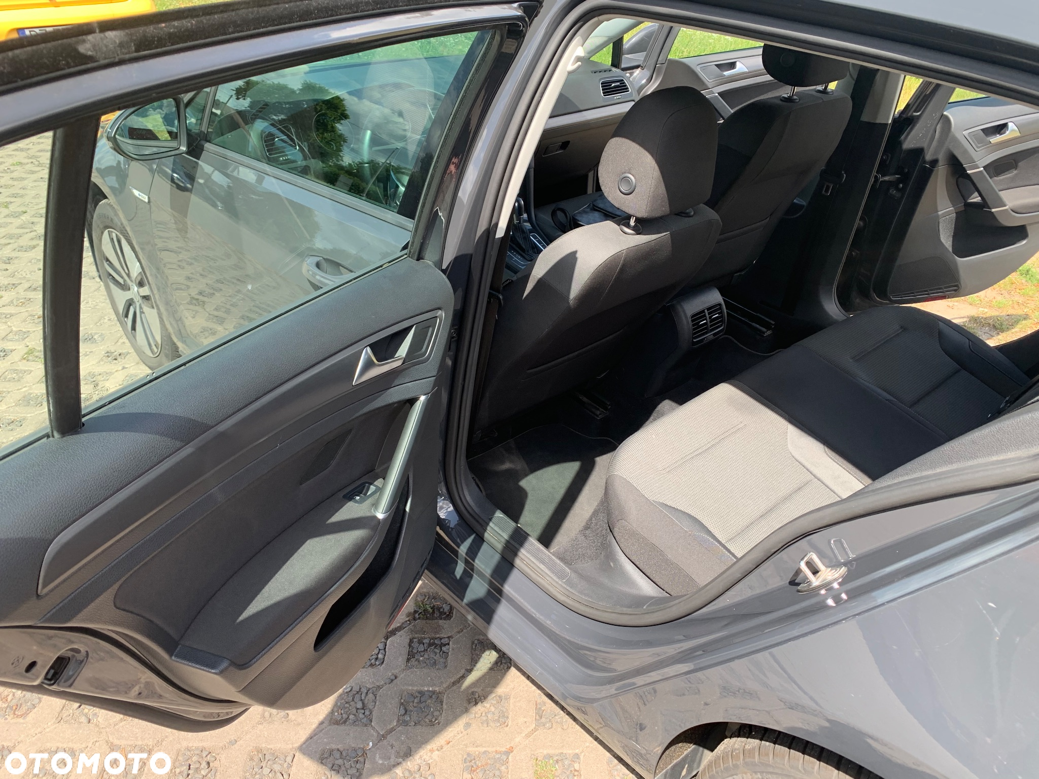Volkswagen Golf e-Golf - 11