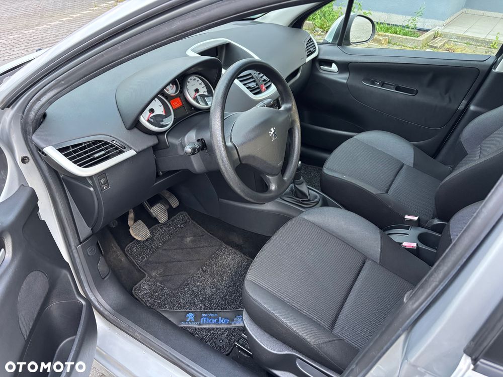 Peugeot 207 2009 photo 5