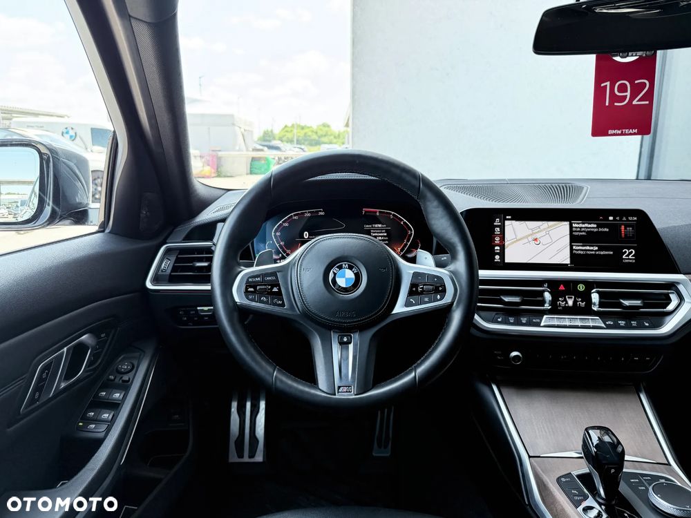 BMW Seria 3 330i xDrive M Sport sport - 33