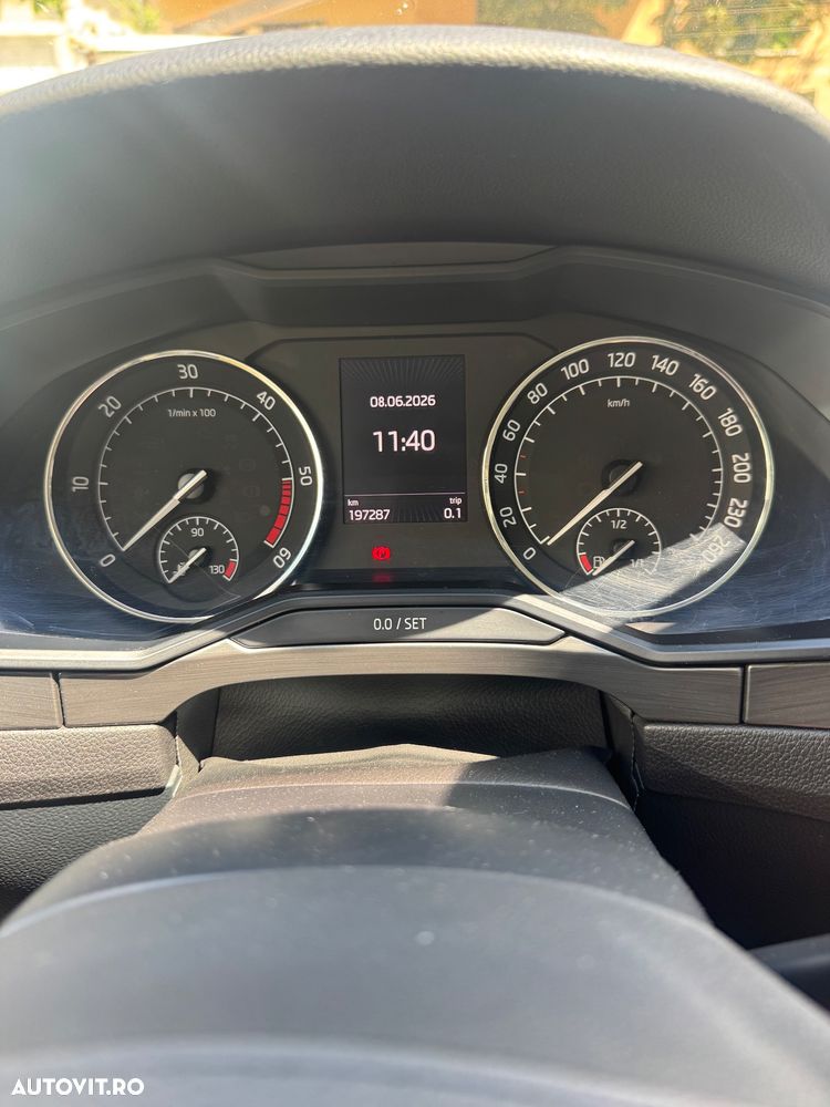 Skoda Superb 2.0 TDI DSG Style - 9
