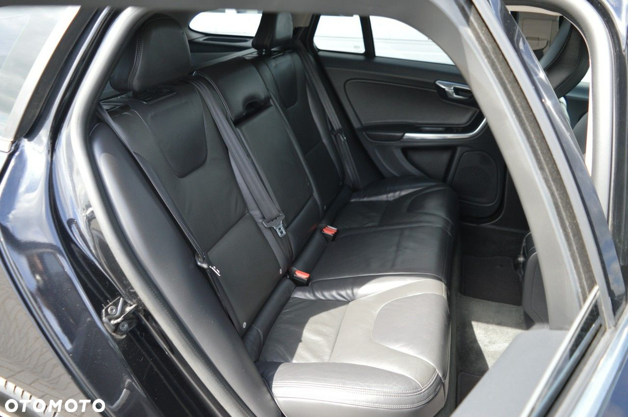 Volvo V60 D3 Momentum - 31