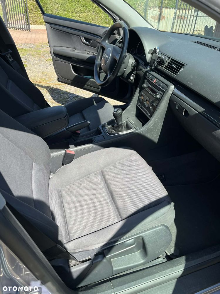 Audi A4 Limousine - 3