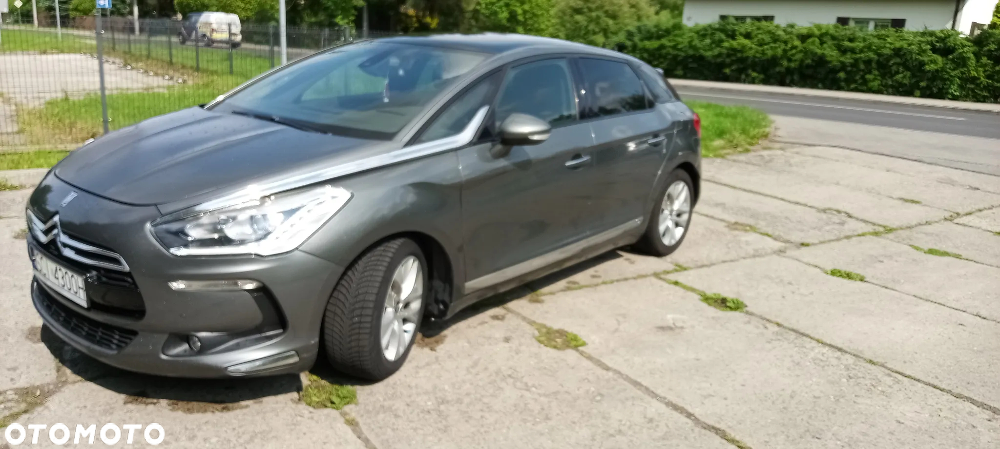 Citroën DS5 e-HDi 115 EGS6 SoChic - 4