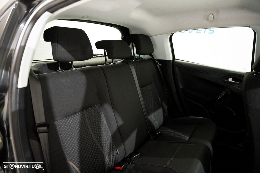 Peugeot 208 1.2 VTi SE Style - 11