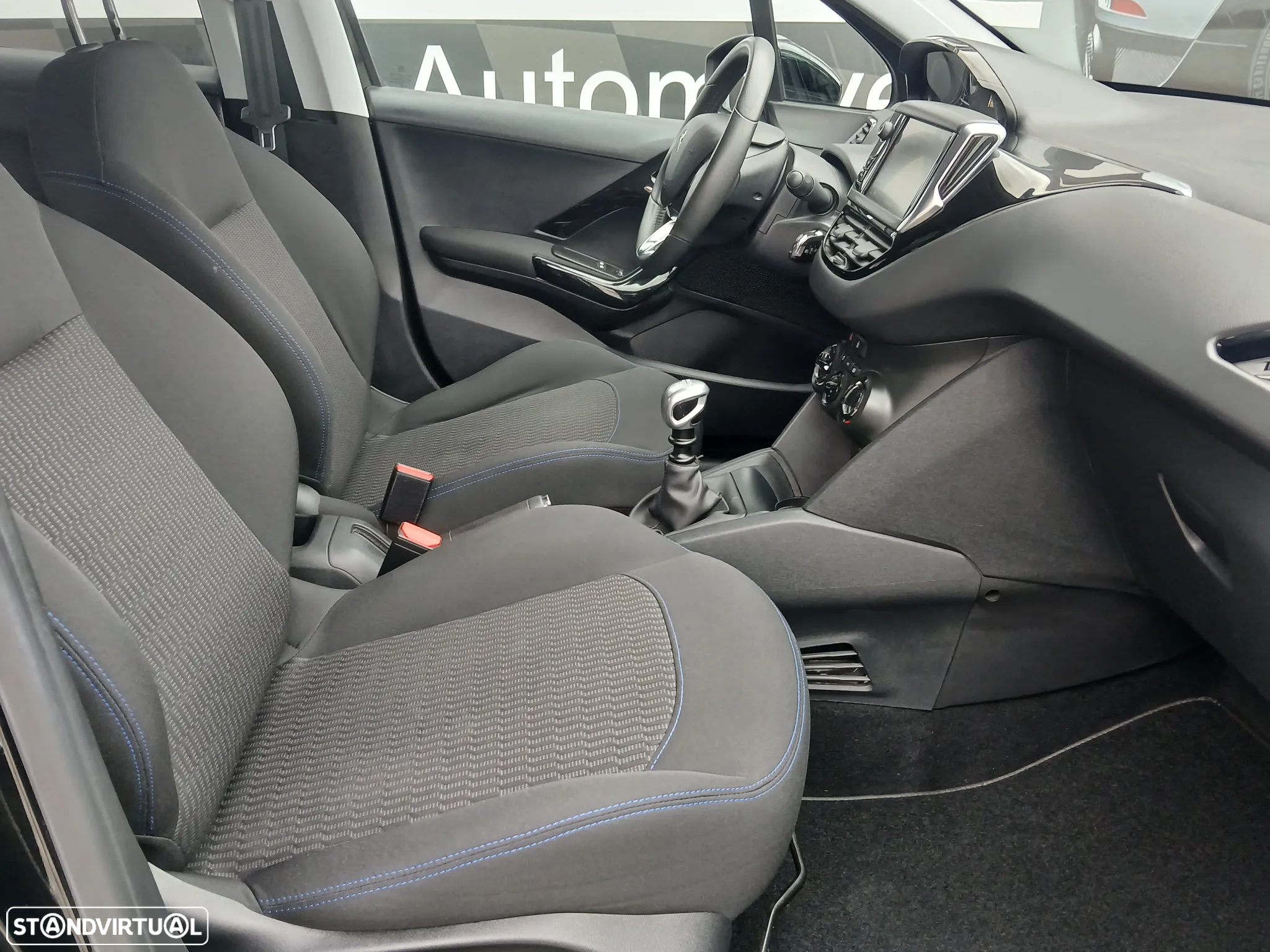 Peugeot 208 1.5 BlueHDi Signature - 16