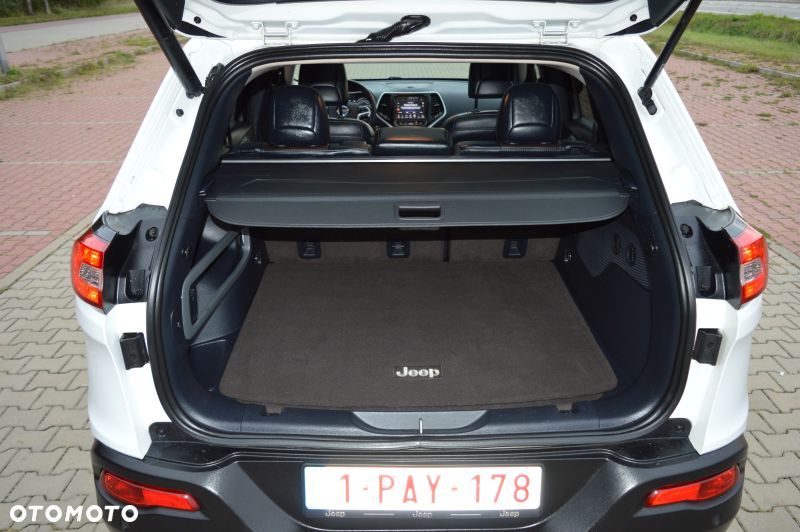 Jeep Cherokee - 13