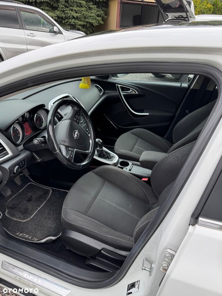 Opel Astra 1.4 T Essentia - 9