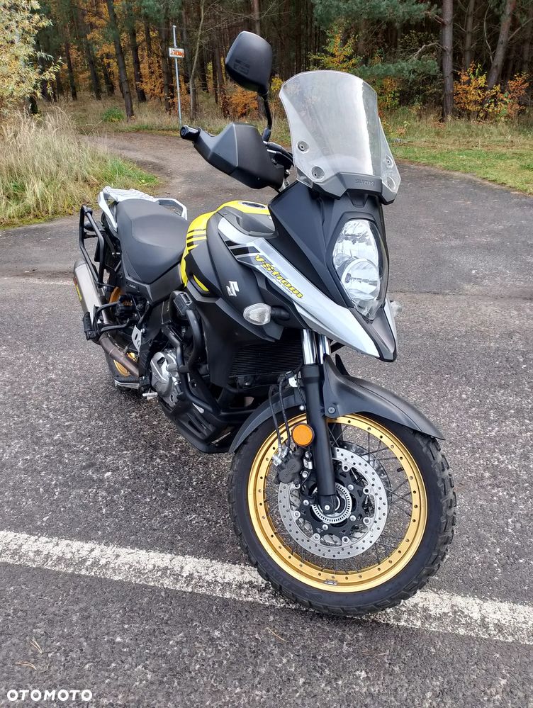 Suzuki V-STROM - 10