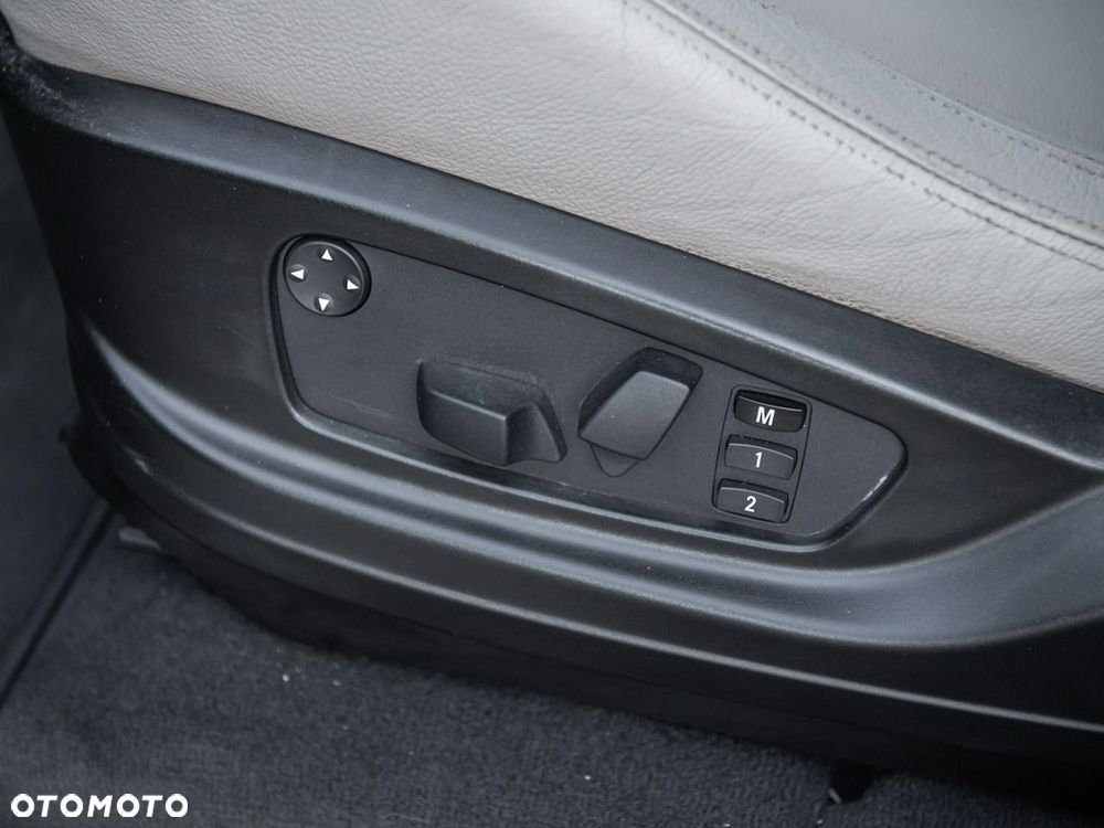 BMW X5 xDrive35d - 27