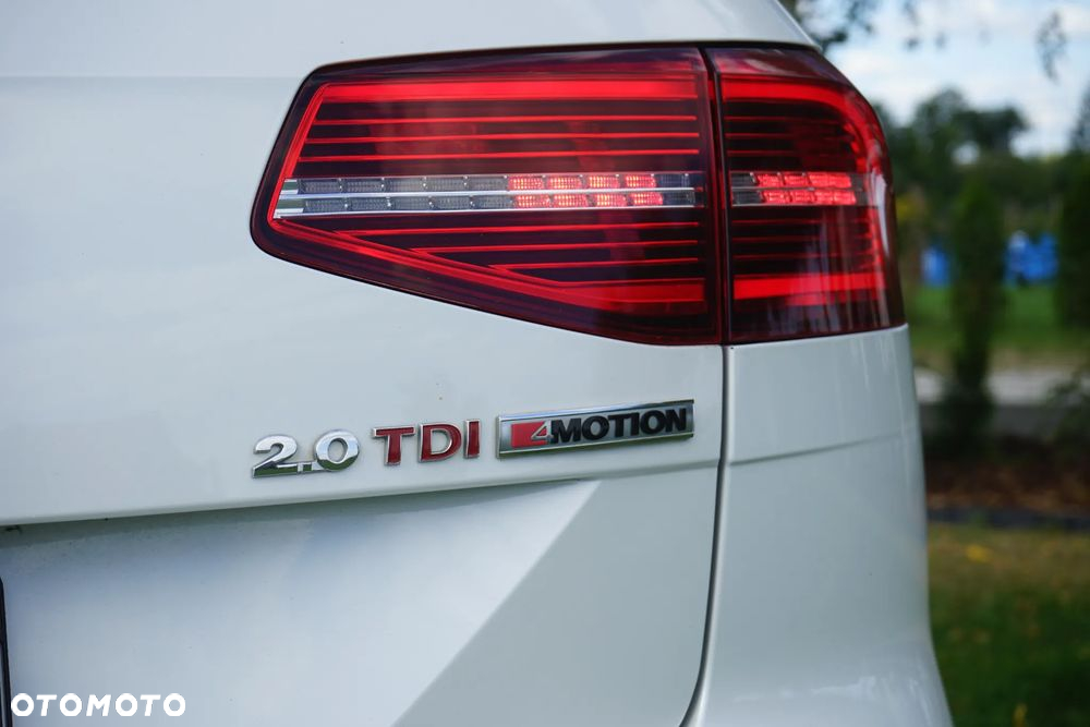 Volkswagen Passat 2.0 TDI Bi-Turbo BMT 4Mot Highline DSG - 11