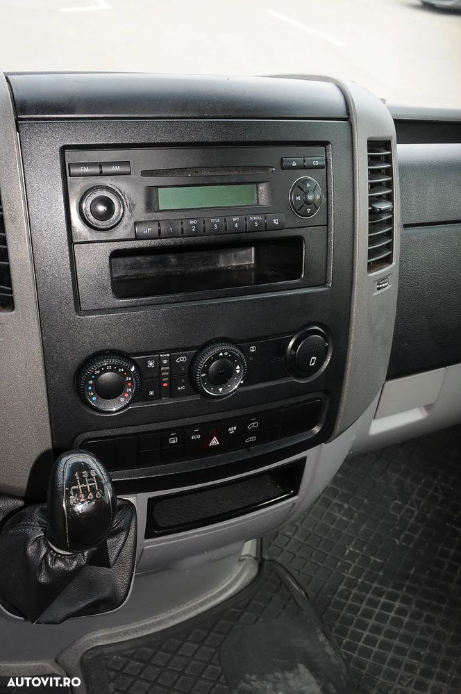 Mercedes-Benz Sprinter - 13